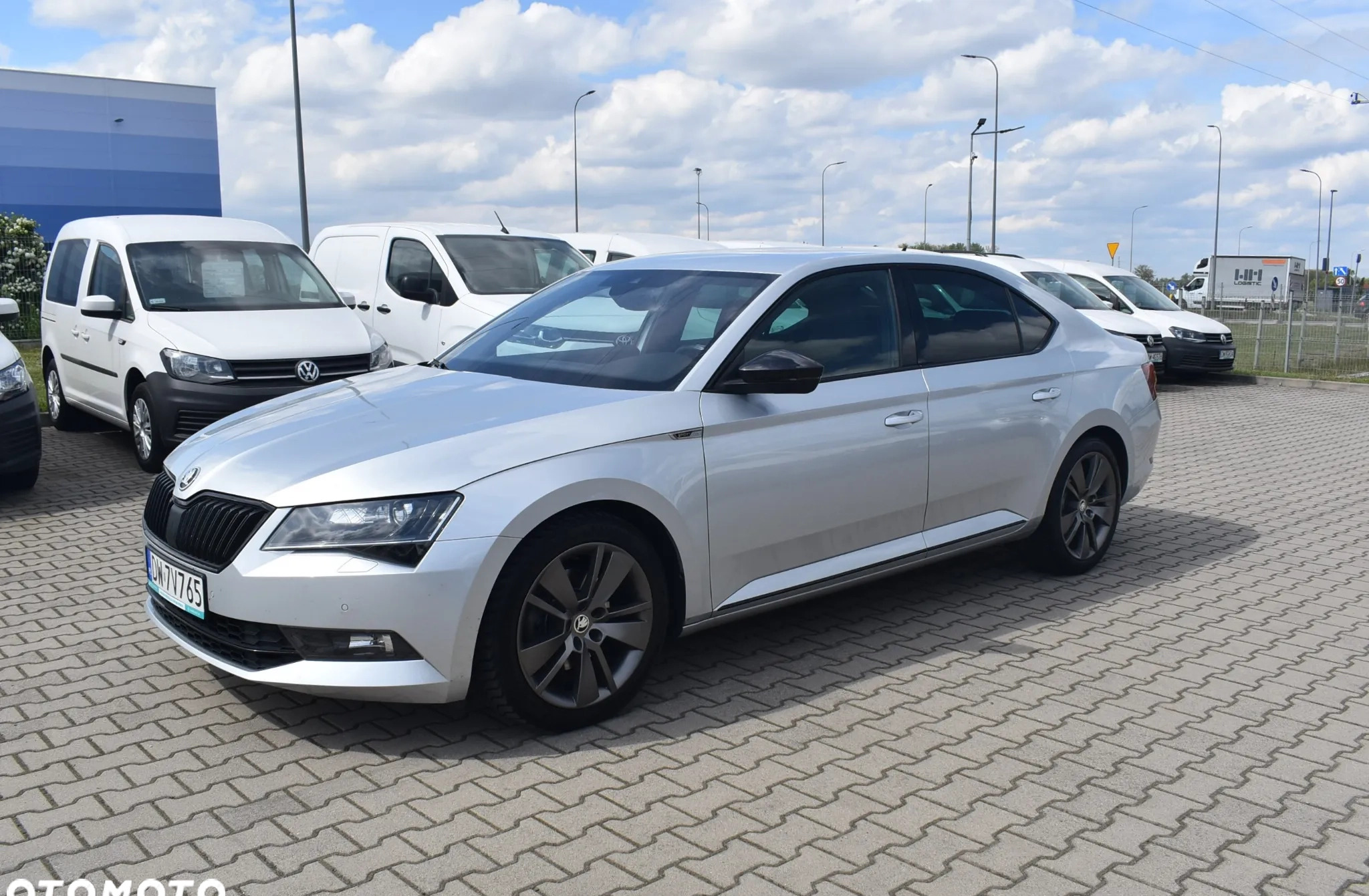 Skoda Superb cena 88100 przebieg: 98914, rok produkcji 2018 z Żarów małe 742